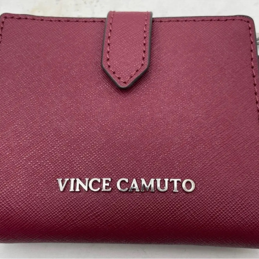NWT Vince Cairo Samba/Maroon Hena Waller Style VV-HENA-WA